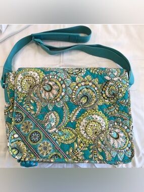 Vera Bradley messenger bag